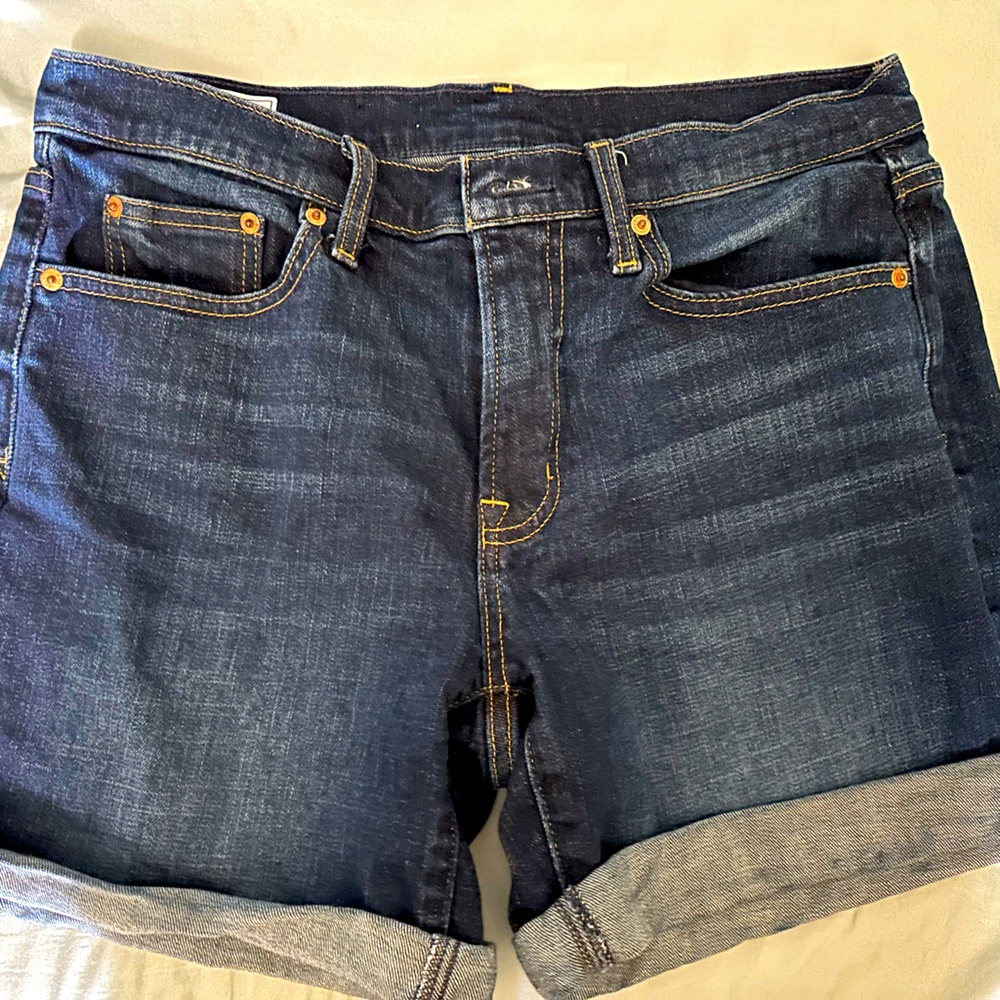 GAP size 6 shorts with 5” inseam.  New without tags